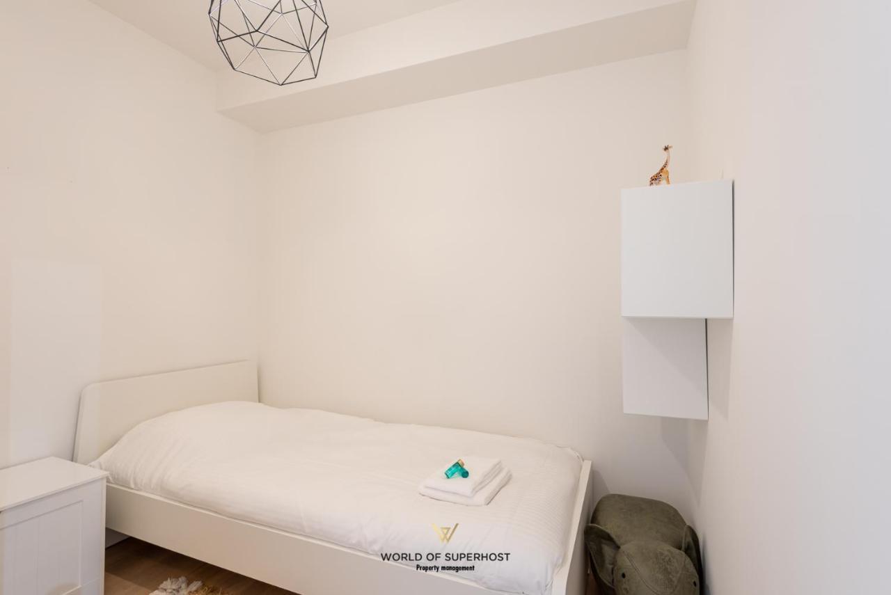 Nice Bright Apartment Near The Sea And The Marina Остенде Екстериор снимка